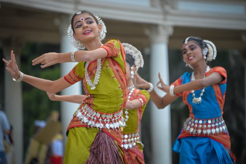 Indische Frauen bei einem traditionellen Tanz